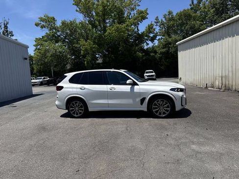 Used 2024 BMW X5 xDrive40i w/ M Sport Package AWD/4WD image 4