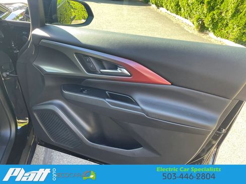 Used 2024 Chevrolet Equinox EV RS FWD image 45
