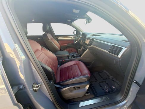 Certified 2021 Volkswagen Atlas Cross Sport SEL Premium image 32