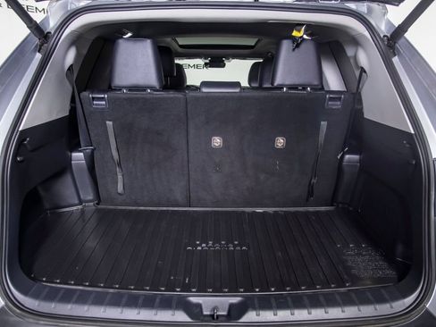 Used 2025 Toyota Grand Highlander FWD image 8