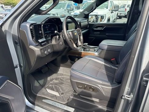 Used 2023 Chevrolet Silverado 1500 High Country AWD/4WD image 10