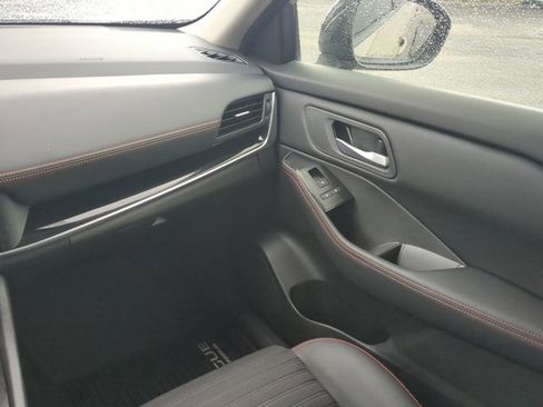 Certified 2025 Nissan Rogue SV AWD/4WD image 17