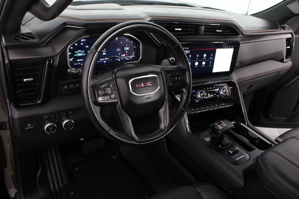 Used 2024 GMC Sierra 1500 AT4 w/ Technology Package AWD/4WD image 10