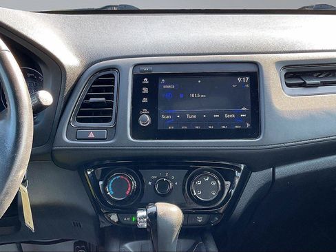 Used 2019 Honda HR-V Sport image 7