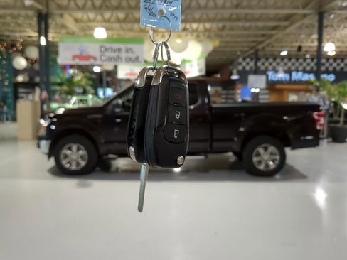 Used 2020 Ford F150 XLT w/ Equipment Group 302A Luxury AWD/4WD image 4