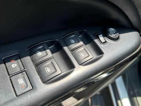 Used 2015 GMC Canyon SLT w/ LPO, Bed Protection Package AWD/4WD image 10
