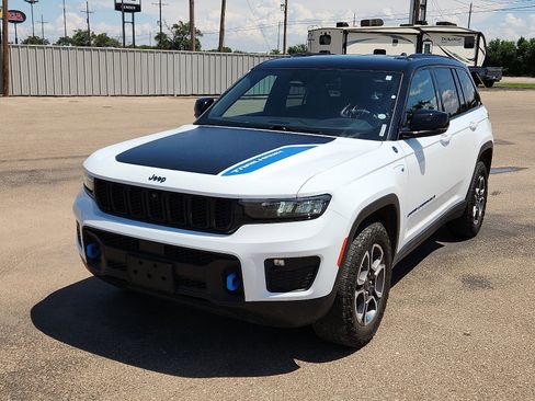 Used 2022 Jeep Grand Cherokee Trailhawk image 1