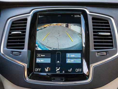 Used 2021 Volvo XC90 T6 Momentum w/ Climate Package image 19