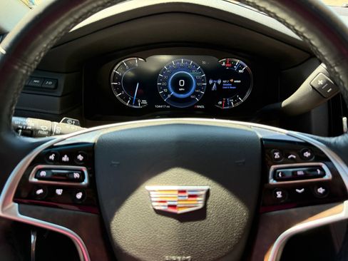 Used 2018 Cadillac Escalade Premium Luxury AWD/4WD image 17