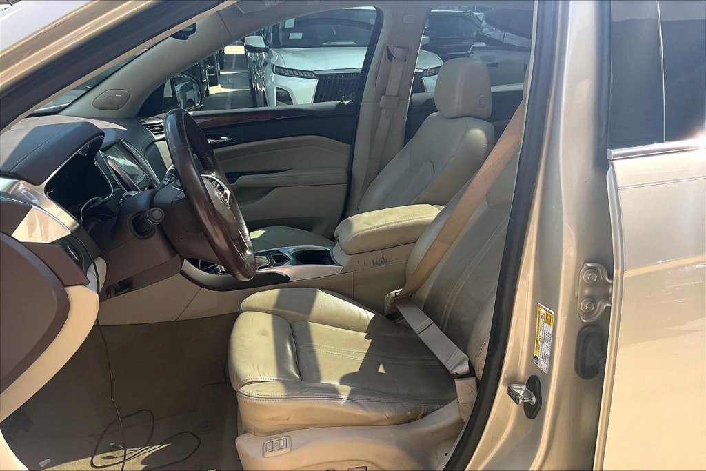 Used 2015 Cadillac SRX Luxury w/ Driver Awareness Package FWD image 26