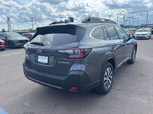 Used 2024 Subaru Outback Premium AWD/4WD image 5