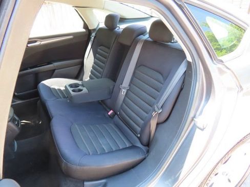 Used 2014 Ford Fusion SE FWD image 12