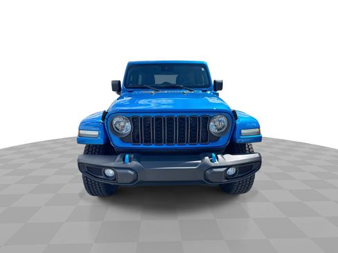 Used 2024 Jeep Wrangler Unlimited w/ Convenience Group image 3