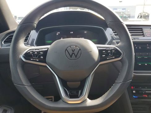 Used 2024 Volkswagen Tiguan SE R-Line image 25