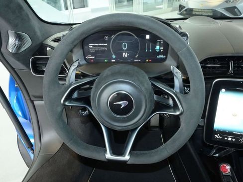 Used 2023 McLaren Artura RWD image 26