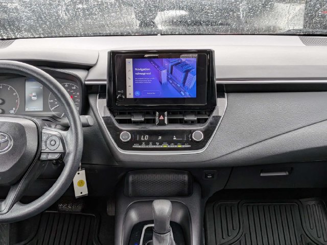 Used 2024 Toyota Corolla LE FWD image 16