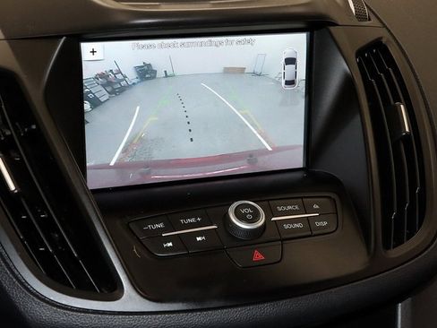 Used 2017 Ford Escape SE w/ Equipment Group 201A image 16