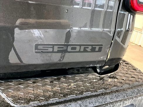 Used 2021 Jeep Gladiator Sport AWD/4WD image 28