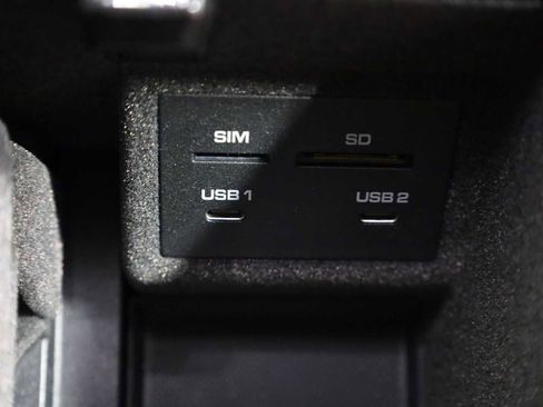 New 2026 Porsche Macan AWD/4WD image 34