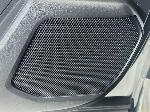 Used 2023 Toyota Highlander XLE FWD image 19