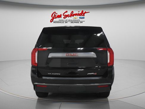 Used 2024 GMC Yukon XL AT4 w/ Technology Package AWD/4WD image 5