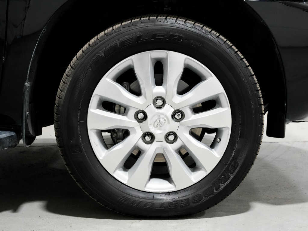 Used 2017 Toyota Sequoia Platinum RWD image 45