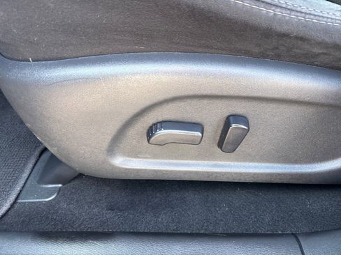 Used 2015 Nissan Pathfinder SV image 11