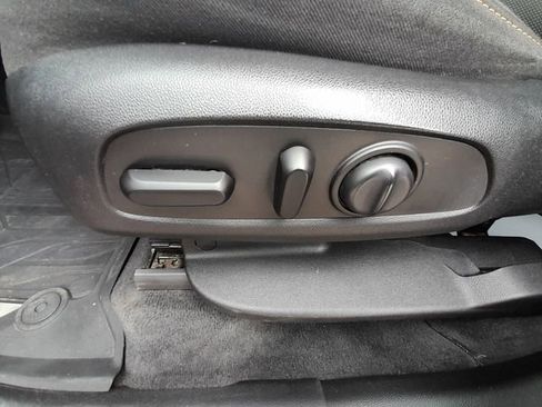 Used 2020 Chevrolet Traverse LT w/ LPO, Floor Liner Package AWD/4WD image 32
