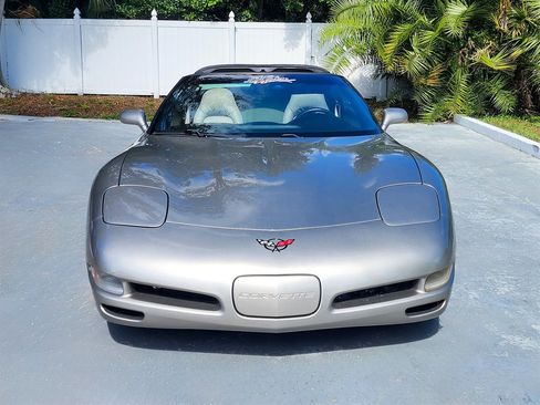 Used 1998 Chevrolet Corvette Coupe w/ Memory Pkg RWD image 3