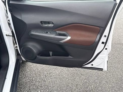 Used 2023 Nissan Kicks SR FWD image 14