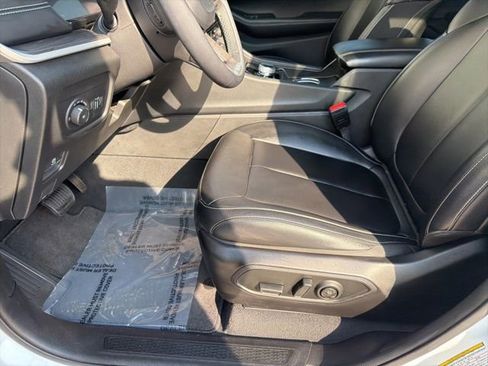 Used 2024 Jeep Grand Cherokee Limited w/ Black Appearance Package image 18