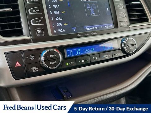 Used 2019 Toyota Highlander Limited AWD/4WD image 14