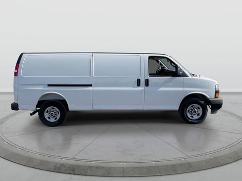 New 2025 GMC Savana 2500 Extended w/ Driver Convenience Package RWD image 9