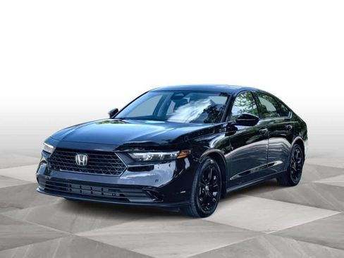 Used 2025 Honda Accord SE image 4
