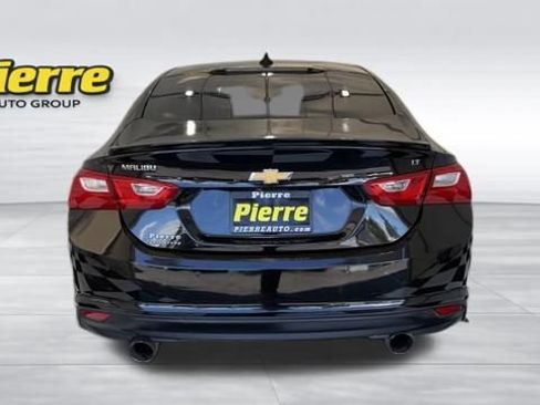 Used 2018 Chevrolet Malibu LT w/ Driver Confidence Package FWD image 3