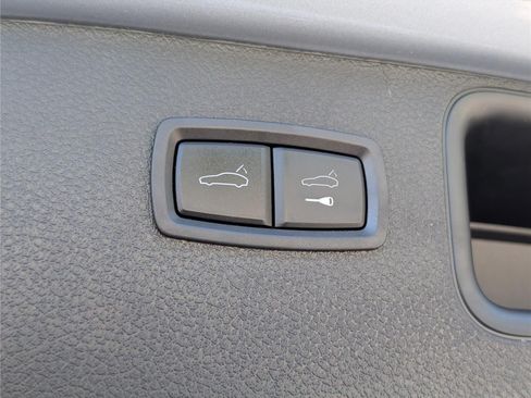 Used 2024 Porsche Macan AWD/4WD image 14