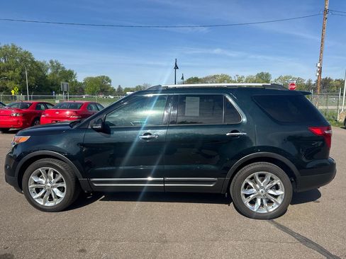 Used 2015 Ford Explorer XLT w/ Equipment Group 202B FWD image 8