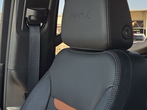 Used 2023 GMC Sierra 1500 AT4 w/ Technology Package AWD/4WD image 15