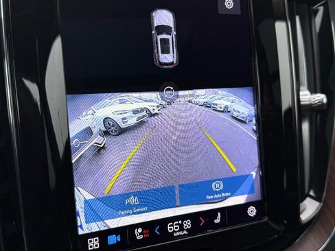 Certified 2023 Volvo XC60 B5 Plus w/ Climate Package image 21