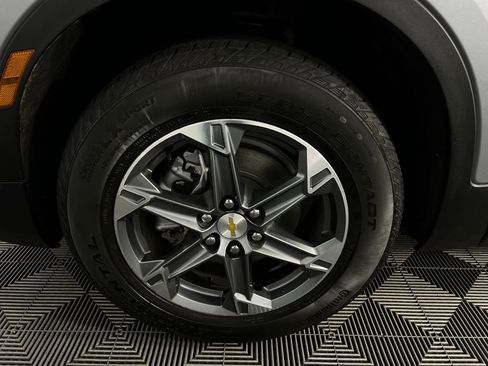 Used 2025 Chevrolet Blazer LT image 12