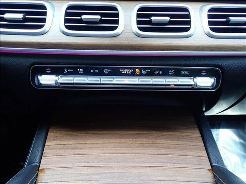 Used 2025 Mercedes-Benz GLE 350 4MATIC image 21