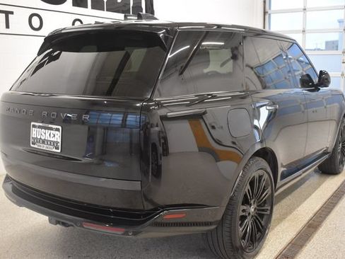 Used 2025 Land Rover Range Rover SE AWD/4WD image 4