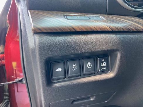 Used 2017 Nissan Maxima Platinum FWD image 17