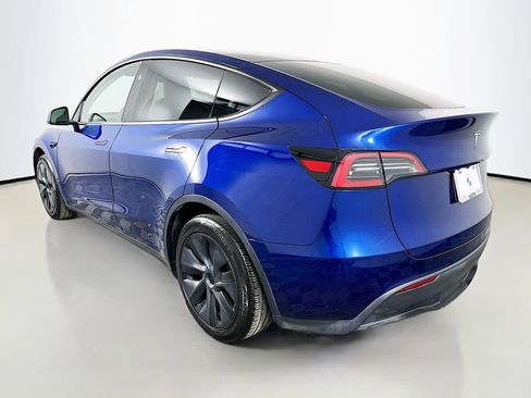 Used 2025 Tesla Model Y Long Range RWD image 7