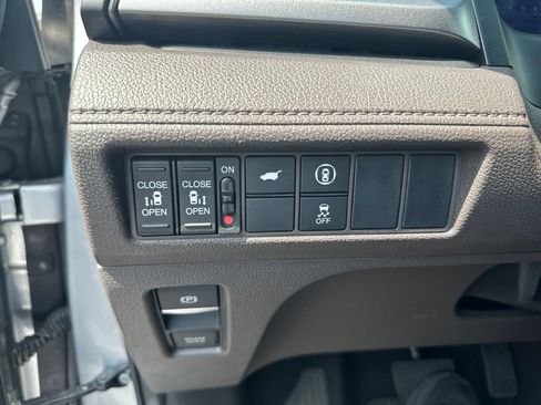 Used 2023 Honda Odyssey EX-L image 15