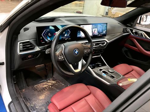 Used 2023 BMW i4 eDrive35 RWD image 17