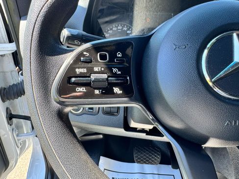 Used 2021 Mercedes-Benz Sprinter 2500 image 20