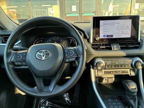 Used 2024 Toyota RAV4 XLE AWD/4WD image 14