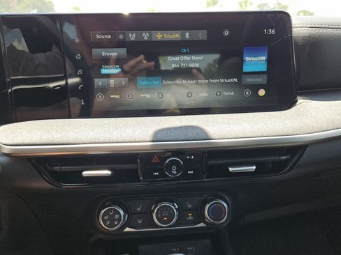 Used 2025 Nissan Kicks SV w/ SV Premium Package FWD image 8
