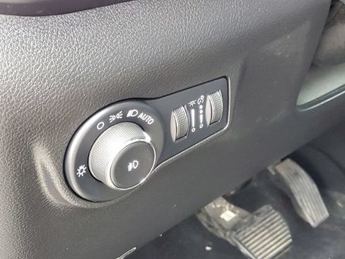 Used 2022 Jeep Compass Limited AWD/4WD image 11